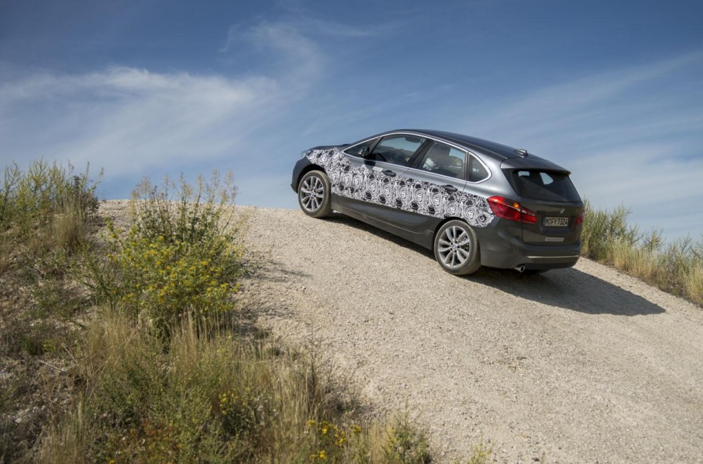 Новая "двойка" BMW кушает два литра за сто километров