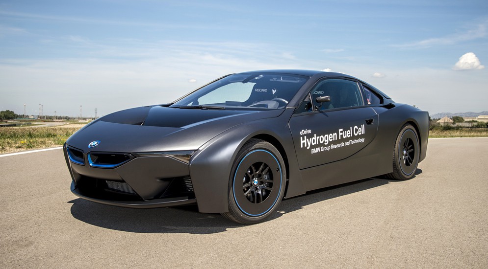 BMW вовсю экспериментирует с водородными двигателями