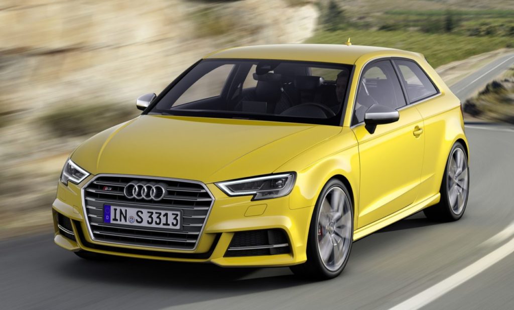 Немцы назвали цену рестайлинговой Audi A3 в рублях