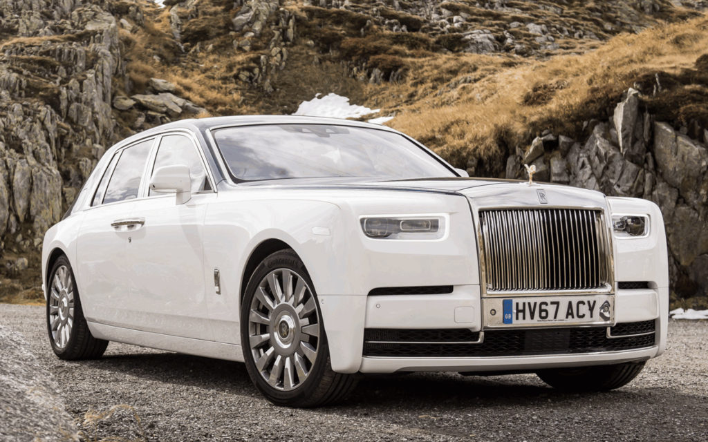 Rolls Royce Phantom vs Aurus Senat